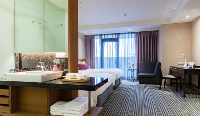 Pacific Business Hotel