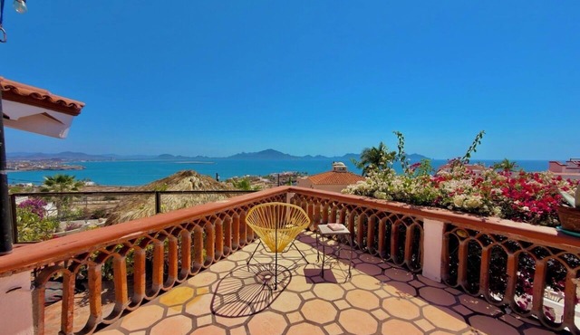 Panoramic Ocean Views from Every Room – Private Pool & Garden Retreat in San Carlos