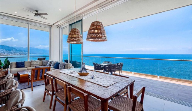 Panoramic Oceanview Luxury 4BR Penthouse