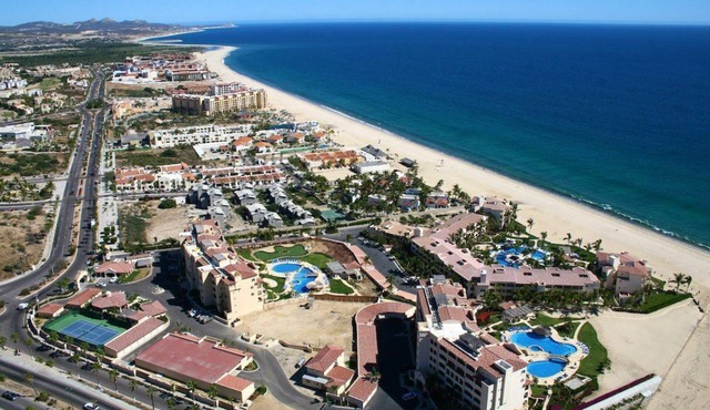Paradise Awaits: Beachfront, 2 Master Suites in San José del Cabo
