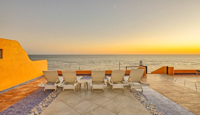 Paraiso Del Mar (Entire Property for 13+ Guests)