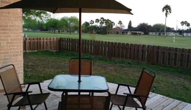 Peaceful 3-bedroom house with AC in charming Pharr