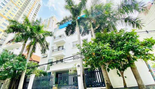 Pearl Service Apartment
