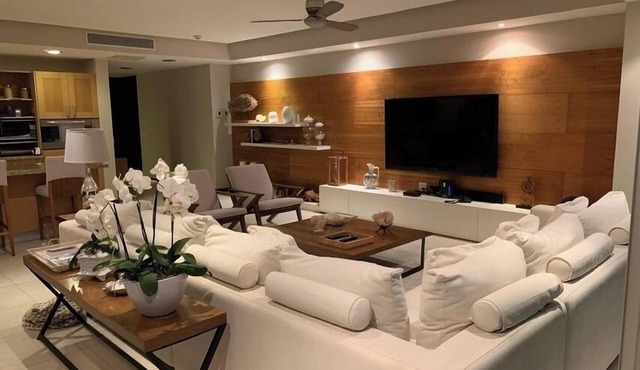 Peninsula 18D Spacious 3-bedroom apartment in pleasant Puerto Vallarta.