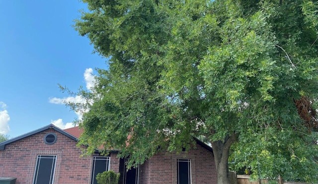 Perfect 3-bedroom house with AC in welcoming Harlingen