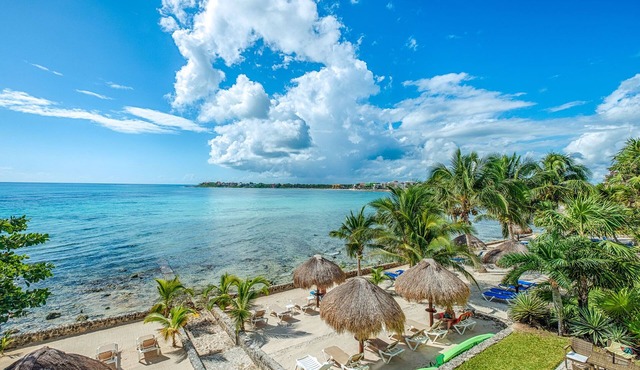 Perfect for a couple to enjoy the breathtaking views of the Caribbean!