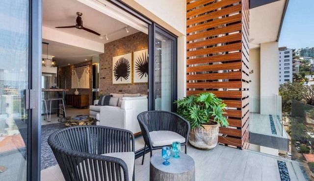 Perfect, freshly decorated one bedroom Loft 268!