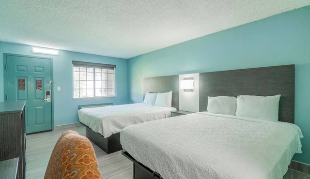 Pet-Friendly Stay w/2 Queen Beds Near Harlingen Foodie Fave & Main Roads