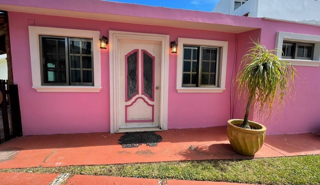 Pink villa with lake view & 5 min to the beach
