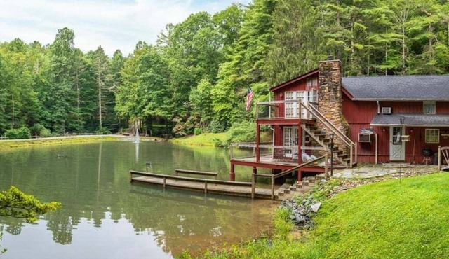 Pops Place - Rustic Cain on Fishing Pond in Pisgah Forest