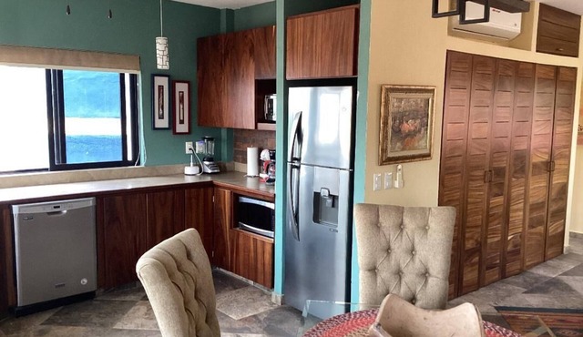 Private 2-bedroom apartment in wonderful Manzanillo with AC