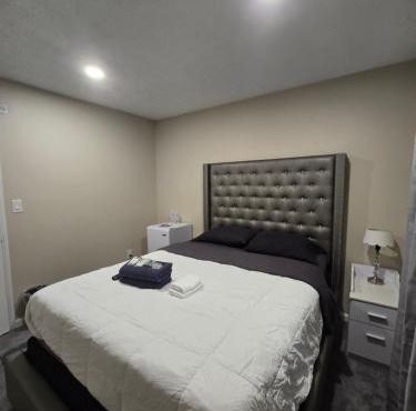Private Queen Room Guesthouse near Stone Mountain in Stone Mountain