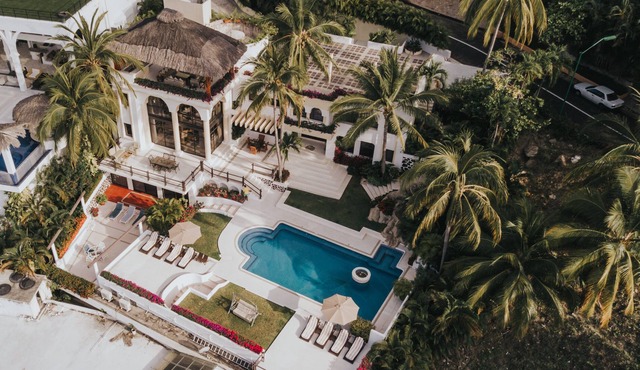 Private villa in the most exclusive neighborhood in all of Acapulco "Las Brisas"