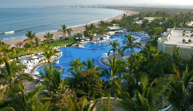 **Pueblo Bonito Emerald Bay** -Deluxe Resort and Spa-