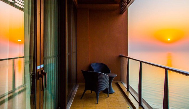 Qingdao Mangrove Tree Resort World - Red Coral Hotel