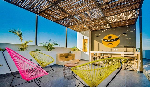 ~ Queen Studio PDC Oasis ~ POOL + ROOFTOP Lounge ~ Walk to 5ª Avenida & Best Pla