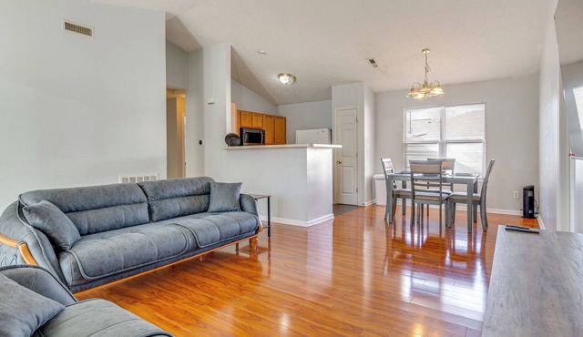 Quiet + Convenient! 2-Story Townhouse in NW Indy in Indianapolis