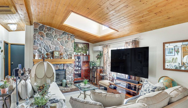 Quiet Dolan Springs Home w/Patio, Mountain Views! in Dolan Springs