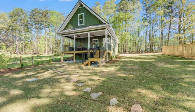 Rainyville - Emerald: Charming cottage with loft in Walhalla, South Carolina in Walhalla