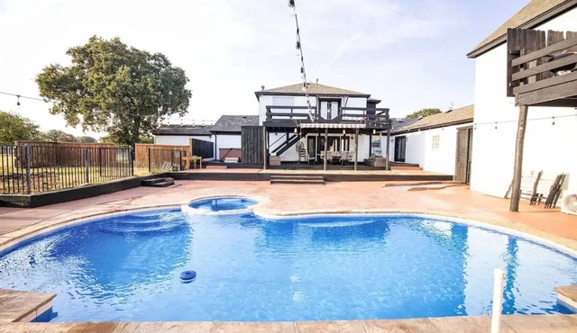 Ranch home in Aubrey