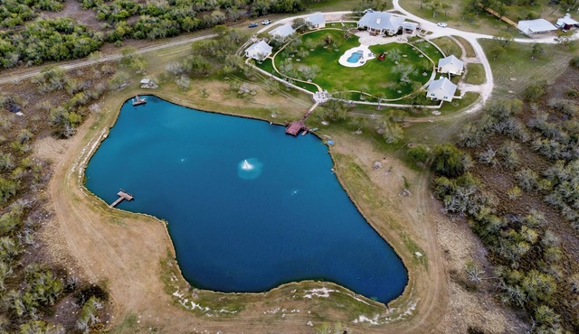 Rancho Los Alacranes- Large Retreat Venue in the Rio Grande Valley- sleeps 41