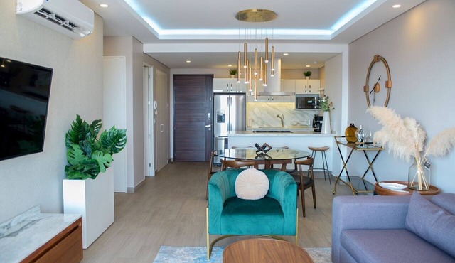 Real View Towers in Real Center, 7th floor, Luxury 1BD, Zona Real, Andares