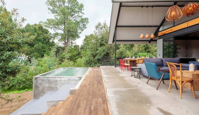 Refugio San Simón with private garden and serene mountain views