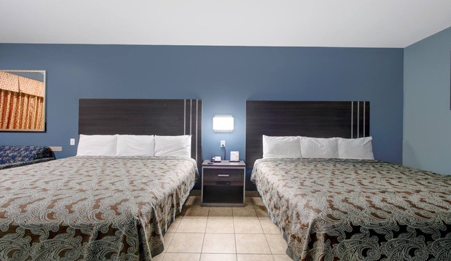 Relaxing Room Near Downtown Weslaco – Just 1.7 Mi Away! | Free Parking