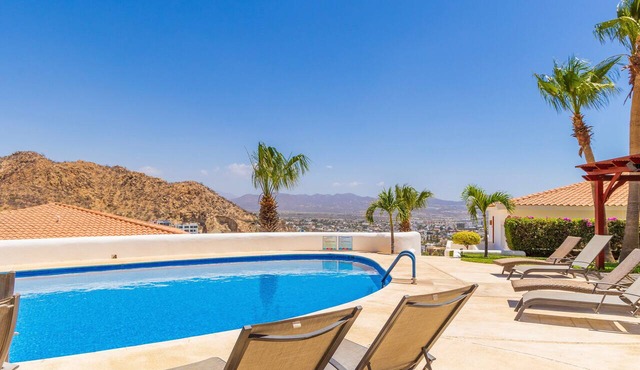 Renovated 2 BR, perfect remote work destination!