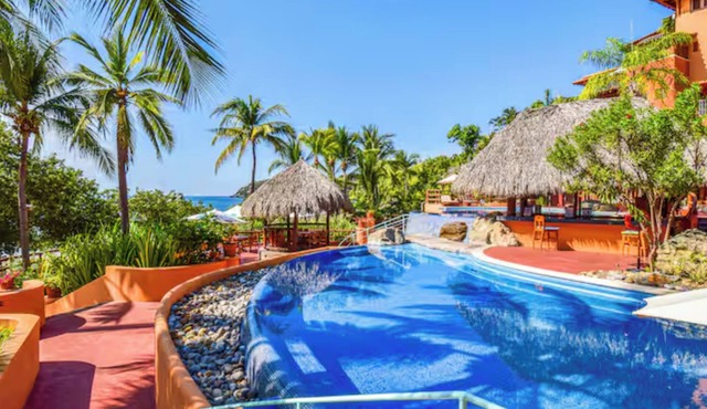 Resort Living in Zihuatanejo