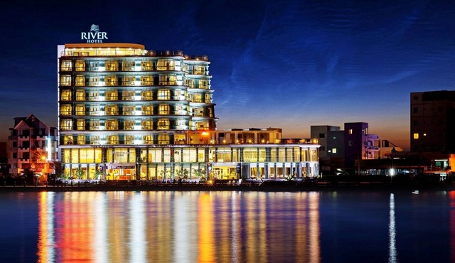 River Hotel