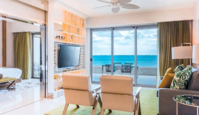 Romantic 5 star resort on the beach and family friendly
