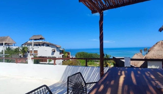 Rooftop Penthouse, Sea Views, Private Roof, PH