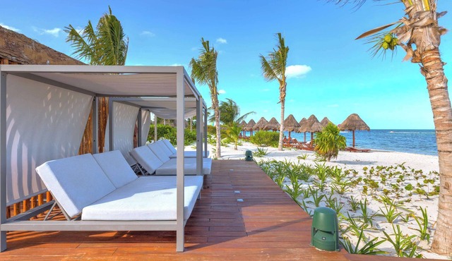 Rooftop Pool & Beach Club Access in La Amada