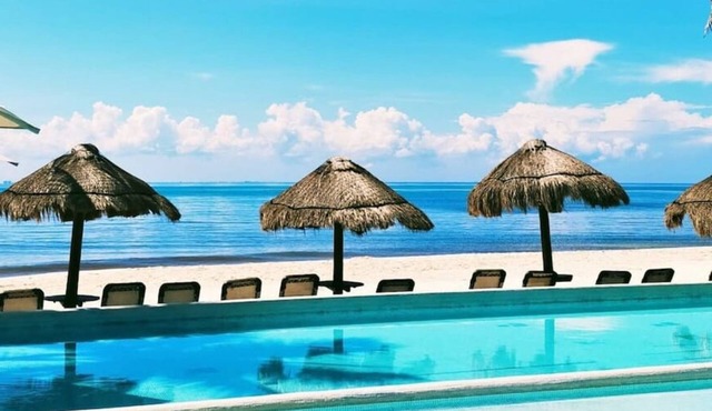 Rooftop Pool Condo w/Golf Views & Private Terrace