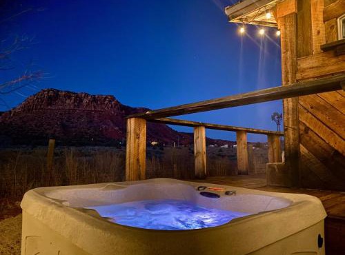 Rustic Ranch Getaway Near Zion, Bryce, Grand Canyon in Fredonia