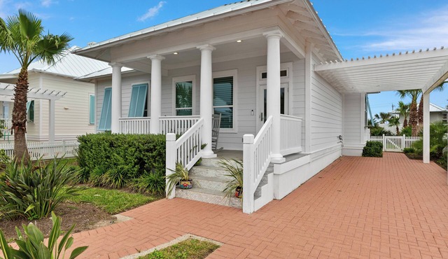 Sea Breeze Cottage - Private home at The Shores