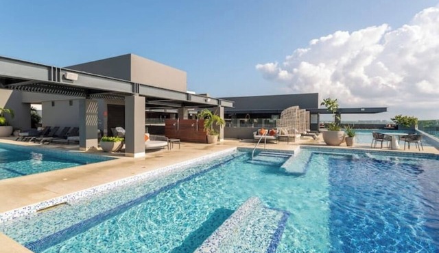 Sea view and spectacular rooftop 2 minutes from the beach
