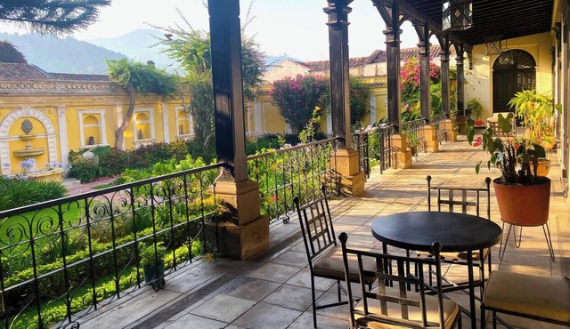 Serene 4-bedroom house in the hearth of Antigua Guatemala! Perfect for families.