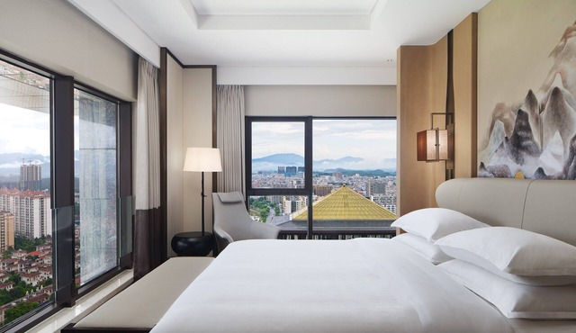Sheraton Yunfu Xinxing Hotel