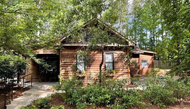 Sixes Cabin in Canton