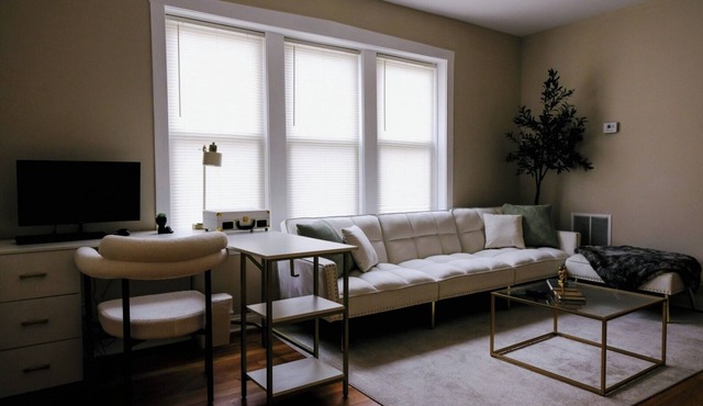 Sleeps 26 Modern Multi-Unit Gym Workspaces in Chicago