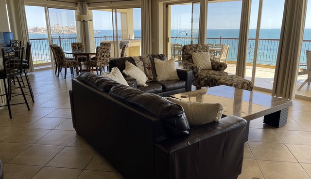 Sonoran Sky 4 Bed/4 Bath End Unit! Largest Unit At S.Sky Sleeps 10