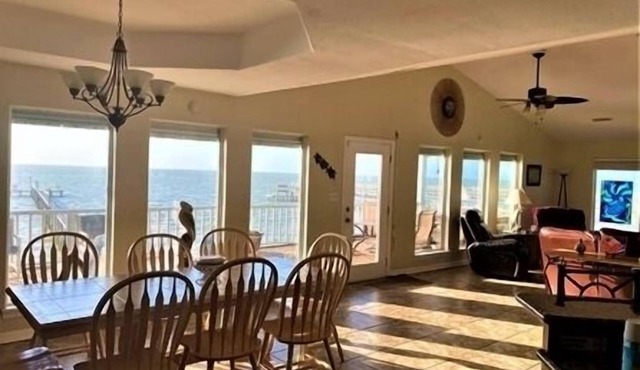 Sophisticated, Beautiful Home! 3 BDRM/2 BATH. Private Fishing Pier.