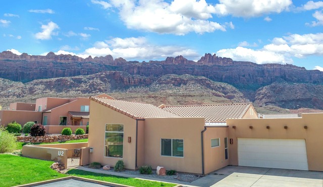 Southwest Charm and Amazing Views, just minutes from town! in Moab