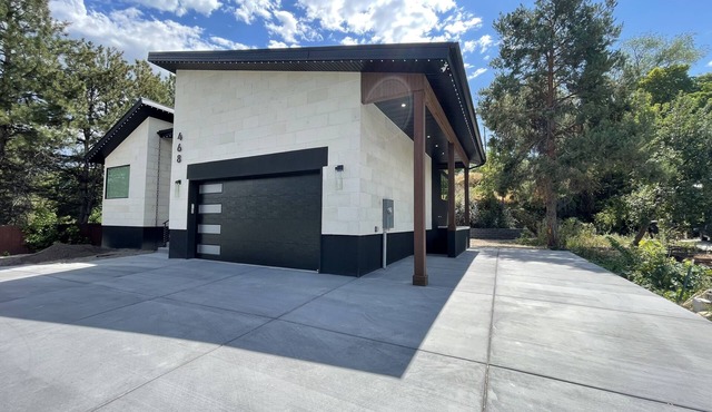 Spacious 3 Bedrooms with 2 King Beds and 2 Bathrooms in Murray