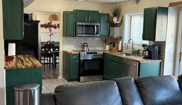 Spacious 4-bedroom house with WiFi, AC in brilliant Indianapolis in Indianapolis