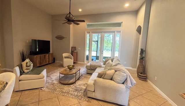 Spacious 4BR Retreat 2 Master suites near Disney. Perfect for families in Ocoee