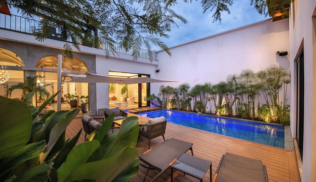 Spacious 7-bedroom house in lovely Antigua Guatemala with AC