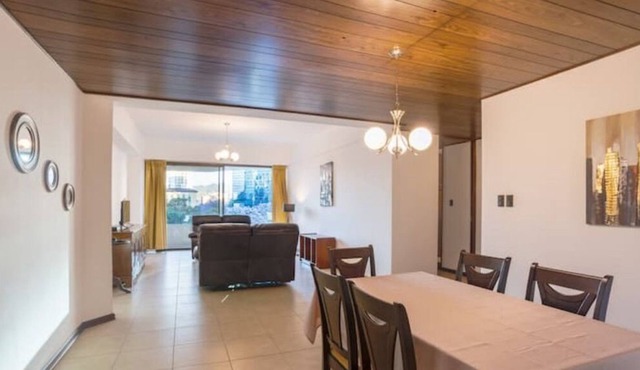 Spacious & centric apartment in a safe area Z. 10